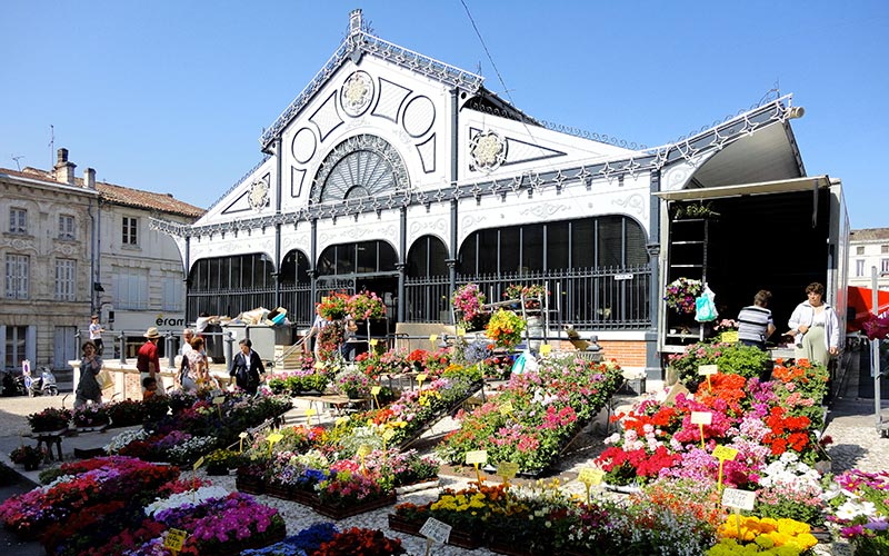 Jonzac market halls